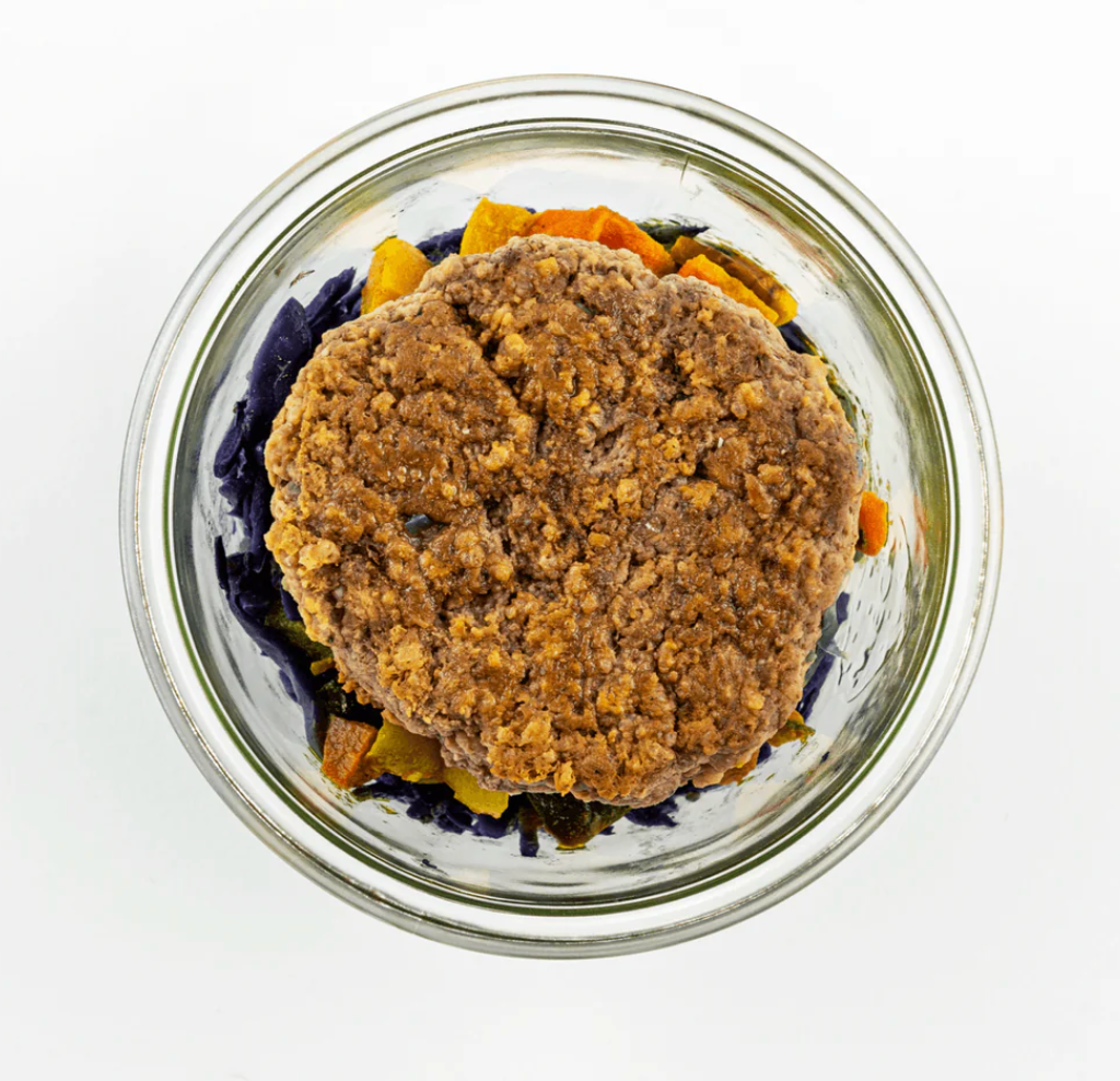 Hamburguesa de carne de res, col morada, quinoa y verduras con cúrcuma 200g