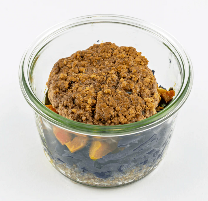Hamburguesa de carne de res, col morada, quinoa y verduras con cúrcuma 200g