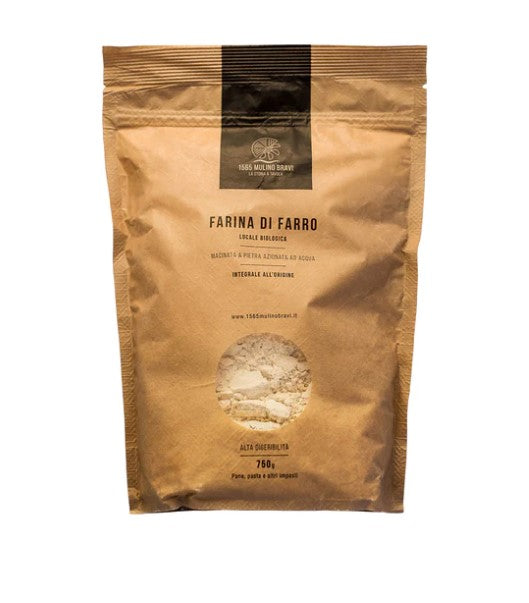 Organic wholemeal einkorn flour in paper