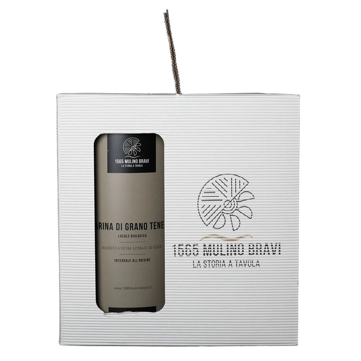 Organic whole wheat flour in 750g tin