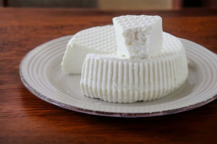 Queso fresco de oveja por 100g