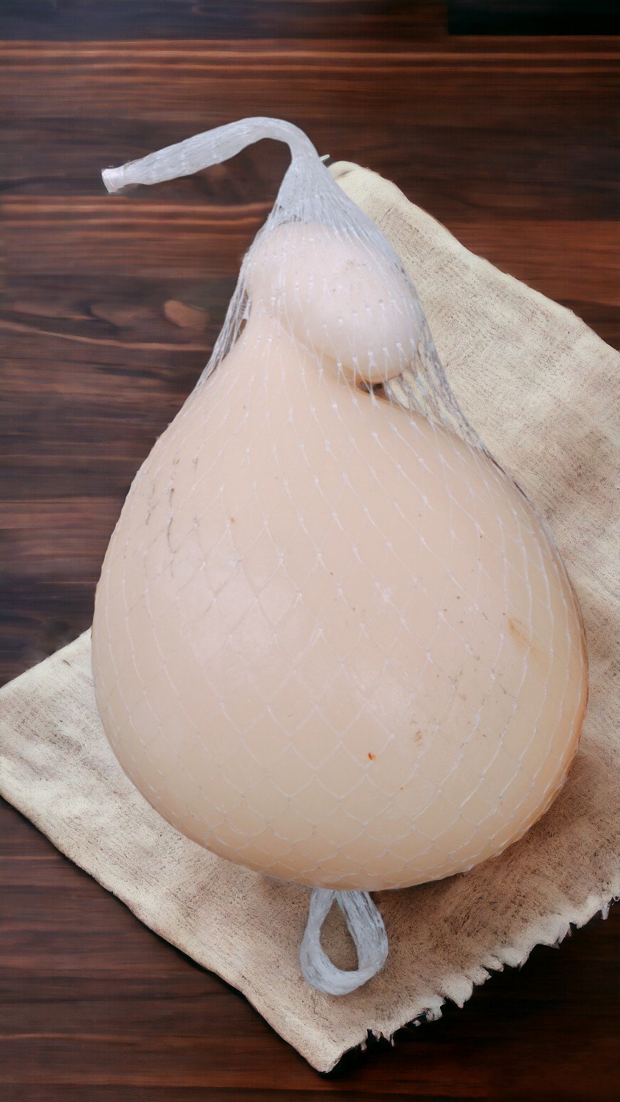 Mixed provolone of cow and sheep per 100g