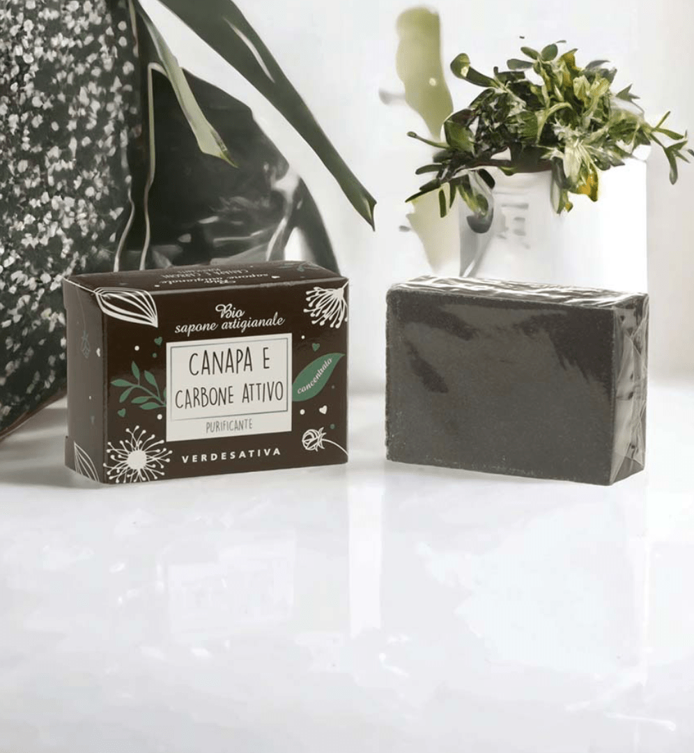 Bio sapone solido canapa e carbone attivo 100g Verdesativa