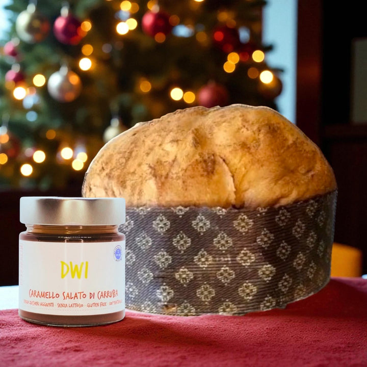 Panettone artigianale alla carruba e arancia candita senza lattosio 800g Panettone 800g + Dwi Caramello Salato 200g Natura Humana